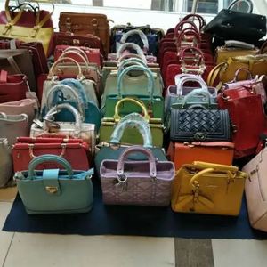 Nueva Oferta en África: Bolsos de Mujer a Precio Económico, Liquidación de Existencias, Excedentes de Stock Cancelado - Product Image 6