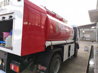 Camion-citerne SINOTRUK HOWO 4x2 neuf, fabriqué en usine, capacité 5m³ et 8m³, transport de carburant, vente directe d'usine