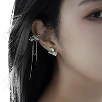 925 Sterling Silber Feine Blumen-Ohrringe für Frauen Luxuriöse Grüne Zirkon-Jasmin-Ohrstecker Maßgefertigter Designer-Schmuck