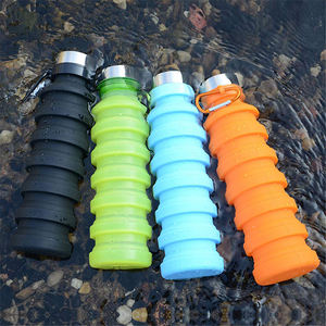Bouteille d'eau pliable en silicone sans BPA de 550 ml pour enfants avec couvercle et crochet – Vente en gros à prix réduit - Product Image 3