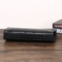 Tas Tangan Desainer Mewah Kasual Unisex Bermerek Kulit Buaya Asli Model Amplop Clutch Pochette dengan Tali Pergelangan Tangan dan Resleting