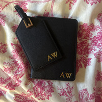 Ensemble d'accessoires de voyage en cuir véritable premium à motif croisé, comprenant une housse de passeport et une étiquette de bagage personnalisable avec monogramme, vente en gros