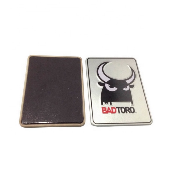 Spain Hot Sale Souvenirs 3D Fridge Magnet with Metal Tin Plate Cover & Embossing