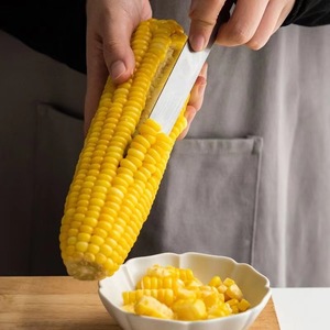 Desgranador de maíz manual de acero inoxidable, herramienta para desgranar maíz para uso en la cocina - Product Image 1