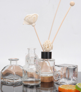 Thời Trang Tinh Dầu <span class=keywords><strong>Refill</strong></span> Chai Hoa Màu Trắng Hương Thơm Hổ Phách Nến Và Thiết Lập Thủy Tinh Nhãn Hiệu Riêng <span class=keywords><strong>Reed</strong></span> Khuếch Tán - Product Image 4