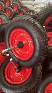<span class=keywords><strong>Roue</strong></span> de brouette pneumatique en caoutchouc 4.80/4.00-8 de <span class=keywords><strong>400</strong></span> <span class=keywords><strong>mm</strong></span> pour chariot à main et outils de jardin, avec jante en acier rouge de 16 pouces, pour le marché européen - Product Image 3