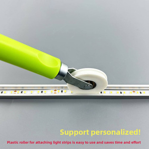Rouleau de pressage pour bande LED avec poignée en bois, roue en PVC universelle pour l'installation de bandes LED COB SMD, applicateur d'adhésif - Product Image 2