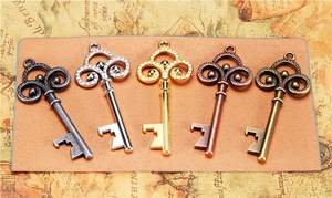 Breloque Clé Couronnée Vintage en Alliage, Pendentif Squelette pour Cartes d'Invité de Mariage - Product Image 4