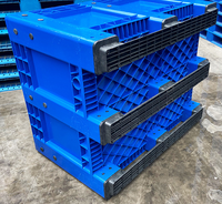 Conteneur de palette en plastique ventilé robuste de 600 litres avec roues et couvercle pour fruits et légumes