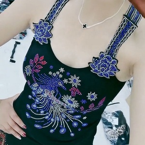 เสื้อกั๊กไนต์คลับแขนกุดสายเดี่ยวสำหรับผู้หญิงเสื้อกล้ามออกงานปาร์ตี้ชุดกระโปรงยาวประดับด้วยพลอยแวววาวแวววาว - Product Image 2