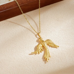Collar con Colgante <span class=keywords><strong>de</strong></span> Pájaro en Vuelo <span class=keywords><strong>de</strong></span> Acero Inoxidable, Chapado en Oro <span class=keywords><strong>de</strong></span> 18K, Textura Escultural <span class=keywords><strong>de</strong></span> Pluma <span class=keywords><strong>de</strong></span> Paloma <span class=keywords><strong>de</strong></span> la Paz, Joyería Antideslustre, Regalo - Product Image 3