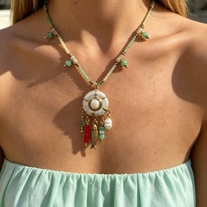 Collier en acier inoxydable vert perlé avec pendentif attrape-rêves et perle en forme de poisson, bijoux de plage méditerranéens inaltérables - Product Image 1