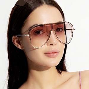 Gafas de Sol Cuadradas de Marca de Lujo con Logotipo Personalizado para Mujer, Montura Grande de Metal, Protección UV400, Gafas de Sol de Una Pieza Extra Grandes - Product Image 5