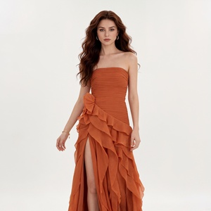 Abito da donna 2026 nuovo design di nicchia, sensuale, sottile, senza spalline, plissettato, con vita impero, per feste, <span class=keywords><strong>sexy</strong></span>, romantico, tinta unita - Product Image 4