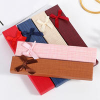 Boîte d'emballage de bijoux EVERWIN avec logo personnalisé, ruban en papier coloré, carton solide, longue chaîne de collier, fermeture à boucle, imprimé