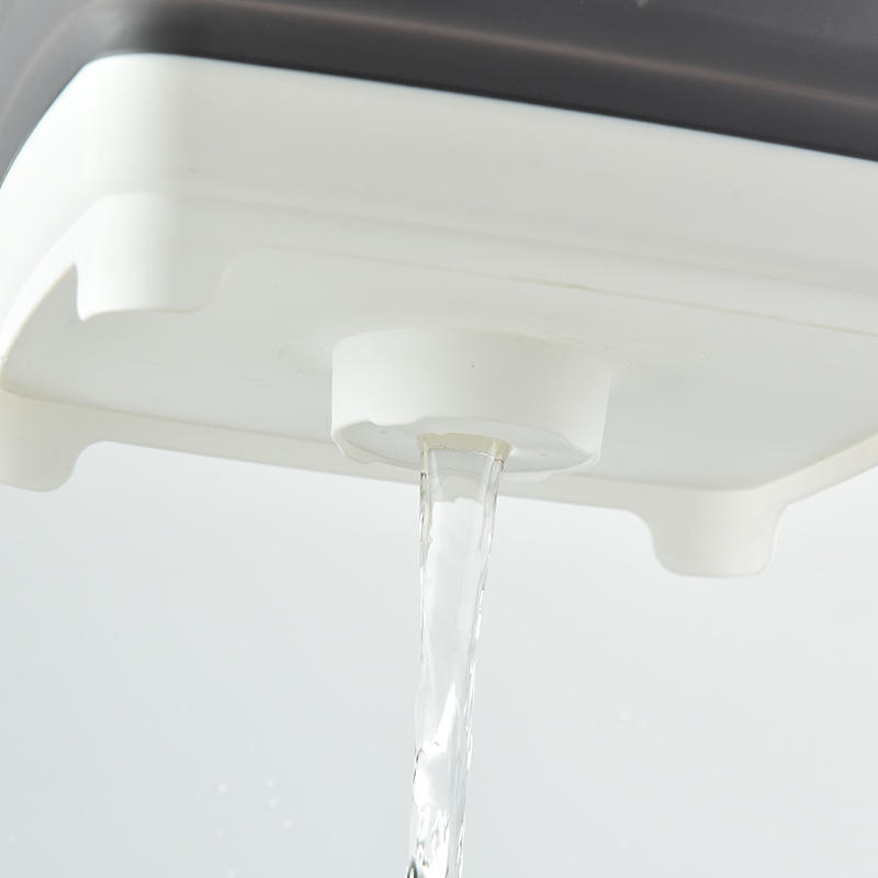 สีขาวอมเทา