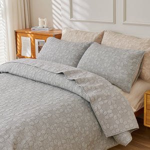 Juego de Sábanas de Tres Piezas de Seda/Algodón con Estampado Geométrico Moderno de Silk Song Home, 200 Hilos, para Uso en Todas las Estaciones - Product Image 2