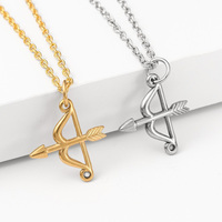 Collier tendance en acier inoxydable avec pendentif cœur flèche de Cupidon, accessoire romantique de luxe léger et polyvalent pour pull