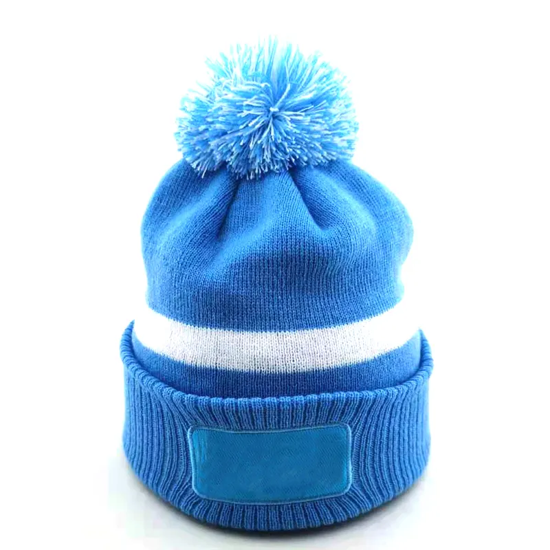 Cappello lavorato a maglia alla moda berretto lavorato a maglia invernale in bianco stile attraente acrilico personalizzato di alta qualità