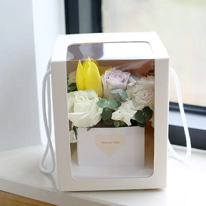 Vente en gros Boîte à fleurs <span class=keywords><strong>roses</strong></span> Boîtes en papier carrées à fenêtre en PVC transparent pour emballage cadeau - Product Image 1