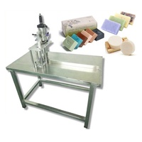 Petite machine de moulage de savon en barre, extrudeuse, raffineuse et plodder pour la fabrication automatique de savon pour le bain, les toilettes, la lessive et l'hôtellerie