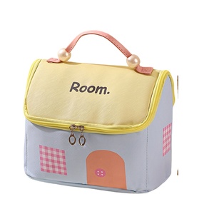 Bolsa de Maquillaje Portátil de Lona Oxford Suave con Diseño de Dibujos Animados Estilo Cabaña, Nueva, de Capacidad Media, Ecológica y Moderna - Product Image 3