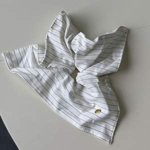 Élastique à cheveux coréen en tissu, couleur unie, surdimensionné, à rayures, grand chouchou - Product Image 3