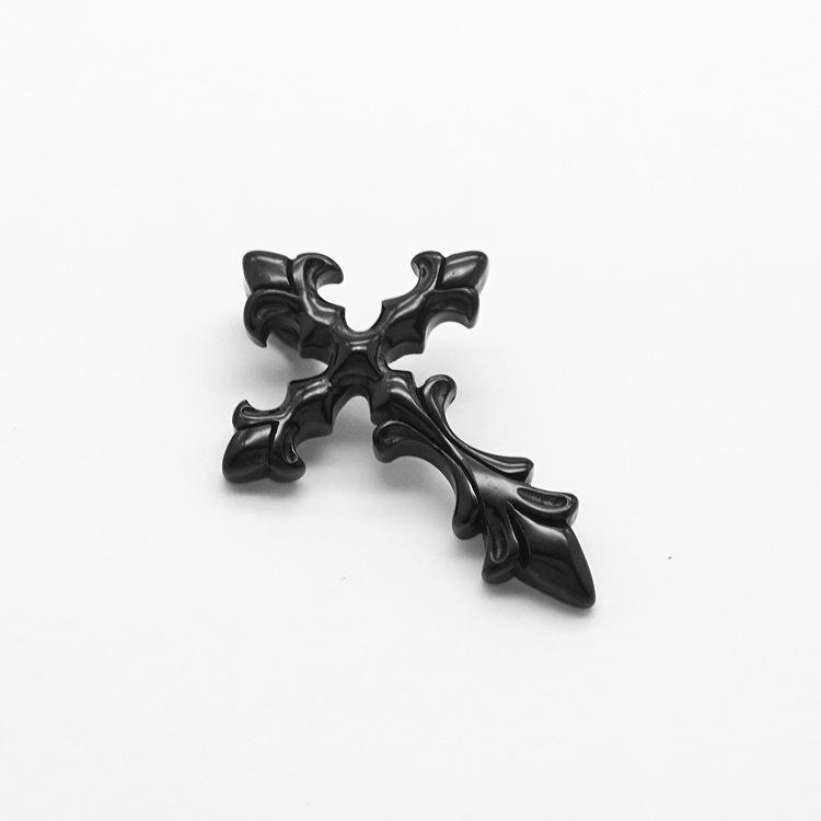 จี้เดี่ยวสีดำ