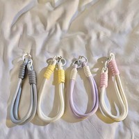 Sangle de téléphone tissée arc-en-ciel vibrante, cordon universel pour téléphone portable avec crochet métallique et patch de connexion pour femmes