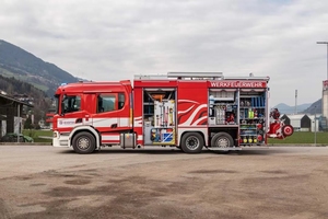 <span class=keywords><strong>Camion</strong></span> <span class=keywords><strong>de</strong></span> pompiers pour intervention aquatique, réservoir <span class=keywords><strong>de</strong></span> plus <span class=keywords><strong>de</strong></span> 10000 L, transmission 6x4, norme d'émission EURO 6, moteur diesel <span class=keywords><strong>de</strong></span> plus <span class=keywords><strong>de</strong></span> 450 ch, neuf, origine Hubei - Product Image 3