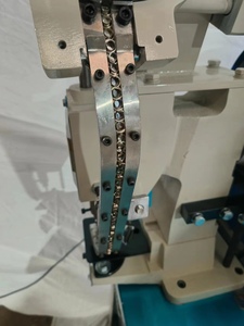 Poinçonneuse automatique d'oeillets de calendrier Perceuse de trous de sacs <span class=keywords><strong>à</strong></span> grande vitesse Machine Gormmet <span class=keywords><strong>à</strong></span> tête unique Poinçonneuse d'oeillets - Product Image 5