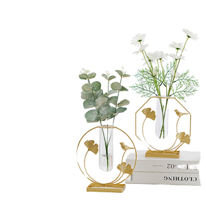 Florero de Metal Hecho a Mano de Estilo Europeo, Adornos para Arreglos Florales en la Mesa de Comedor, Decoraciones para el Escritorio de la Sala de Estar - Product Image 1