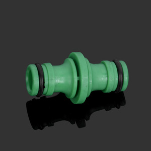 Conector de manguera de jardín de <span class=keywords><strong>2</strong></span> vías acoplador de carpintero grifo de tubería de agua de riego macho verde - Product Image 2