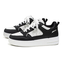 Sepatu Sneakers Low Top Hitam Putih Custom Logo Grosir Wanita Pria Panel Samping Berlubang Midsole Cupsole Putih OEM ODM Baru