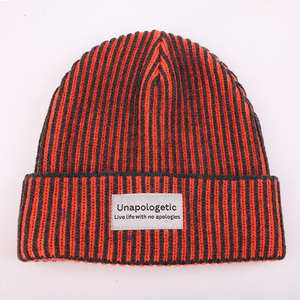 Berretto da sci invernale con etichetta in tessuto con Logo personalizzato - Product Image 3