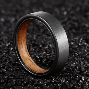 POYA Gunmetal placcato tungsteno anelli intarsio botte di whisky rovere uomo 5.5mm 7mm legno Vintage fede nuziale - Product Image 2