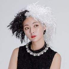 Yanus Ware Performance Wear Woven Song-Room Charm para fiestas y eventos - Product Image 1