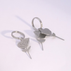 Porte-clés en acier inoxydable rose, accessoires de bijoux DIY, chaîne de corps unisexe tendance pour usage quotidien - Product Image 1