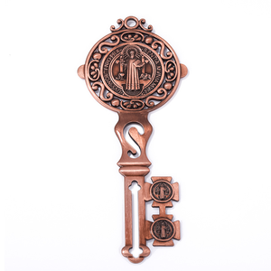 Colgante Metálico con Forma de Llave de <span class=keywords><strong>San</strong></span> <span class=keywords><strong>Benito</strong></span>, Utensilios Religiosos, Decoración de Pared, Adorno para Coche, Regalo Católico - Product Image 1
