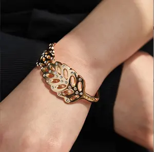 New Fashion Design Leaf Shape Wrist Bracelet Rhinestone Bangle for Women Bridal Wedding Crystal Adjustable Open Bangle Jewelry