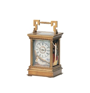Reloj de Carruaje con Plataforma Visible y Esapamiento, con Columna Corintia Mediana y Pedestal Escalonado, con Caja de Latón Antiguo y Esfera Esmaltada con Imagen de Venus - Product Image 1