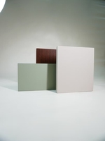 Panneau sandwich composite en aluminium de couleur bois imperméable et ignifuge personnalisé Panneau à âme en nid d'abeille