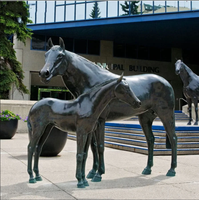 Jardin extérieur Offre Spéciale décoré jument grandeur nature et sculpture de cheval en bronze poulain