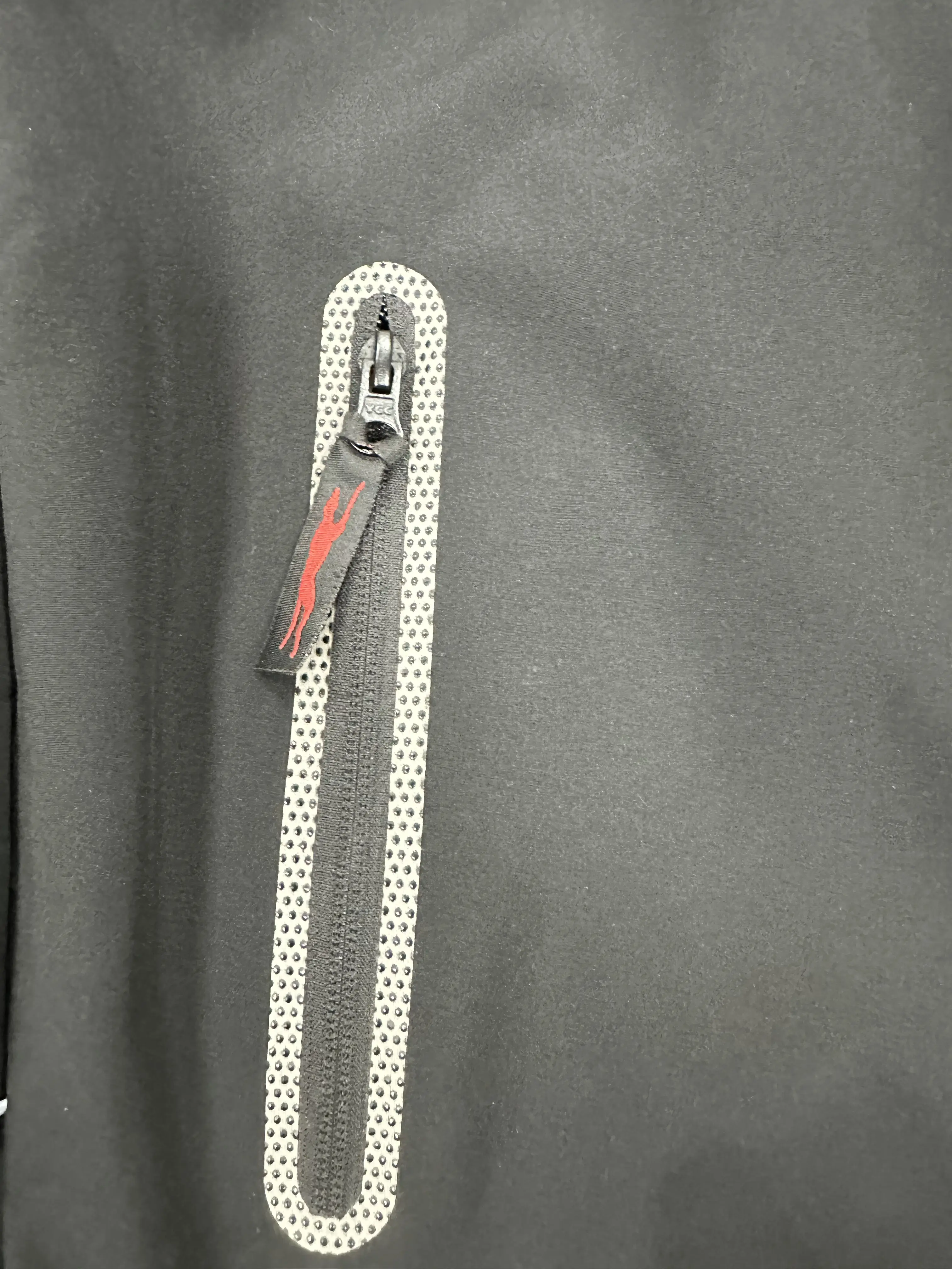 소프트 쉘 재킷 지퍼 폐쇄 방풍 플러스 사이즈 특징 스탠드 칼라 통기성 남성 방수 재킷