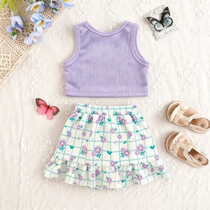 Set di vestiti estivi per bambina, top corto a costine, gonna con volant floreale, completo in 2 pezzi per l'uso quotidiano e il gioco all'aperto - Product Image 2
