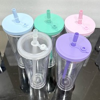 Gobelets en acrylique de 24 oz avec trou pré-percé, tasses en plastique à double paroi avec paille à boba, bouteille d'eau avec couvercle anti-fuite