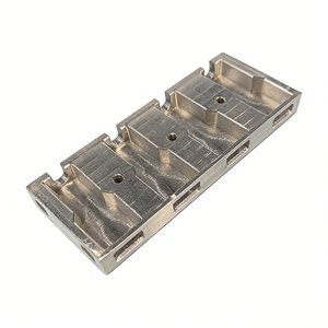 Piezas Mecanizadas CNC de Acero Inoxidable de Alta Precisión Hechas a Medida en Vietnam para Conexiones de Equipos Químicos y Componentes Estructurales - Product Image 3