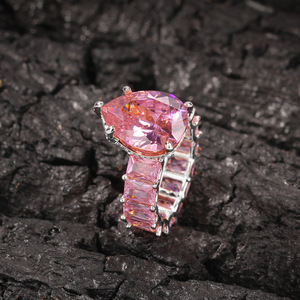 Anello da Donna con Grande Zirconia Cubica, Gioiello Semplice ed Elegante, Idea Regalo - Product Image 4