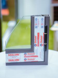 Profilés en T en aluminium gris série Shalumi 6000 pour systèmes de portes et fenêtres résidentiels et commerciaux – Services de découpe/soudure – Vietnam - Product Image 4