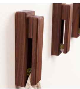 Étagère murale rustique personnalisée en bois de hêtre Collins avec crochets suspendus pour vestes, manteaux, chapeaux et écharpes - Product Image 3